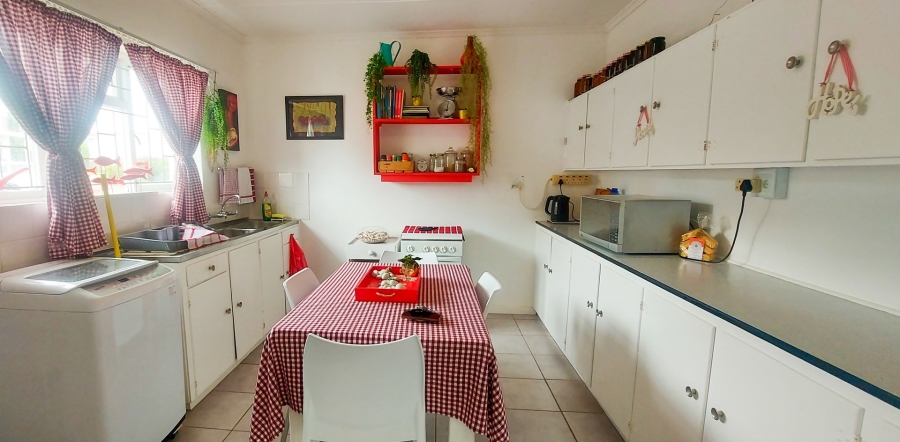 4 Bedroom Property for Sale in Struisbaai Western Cape